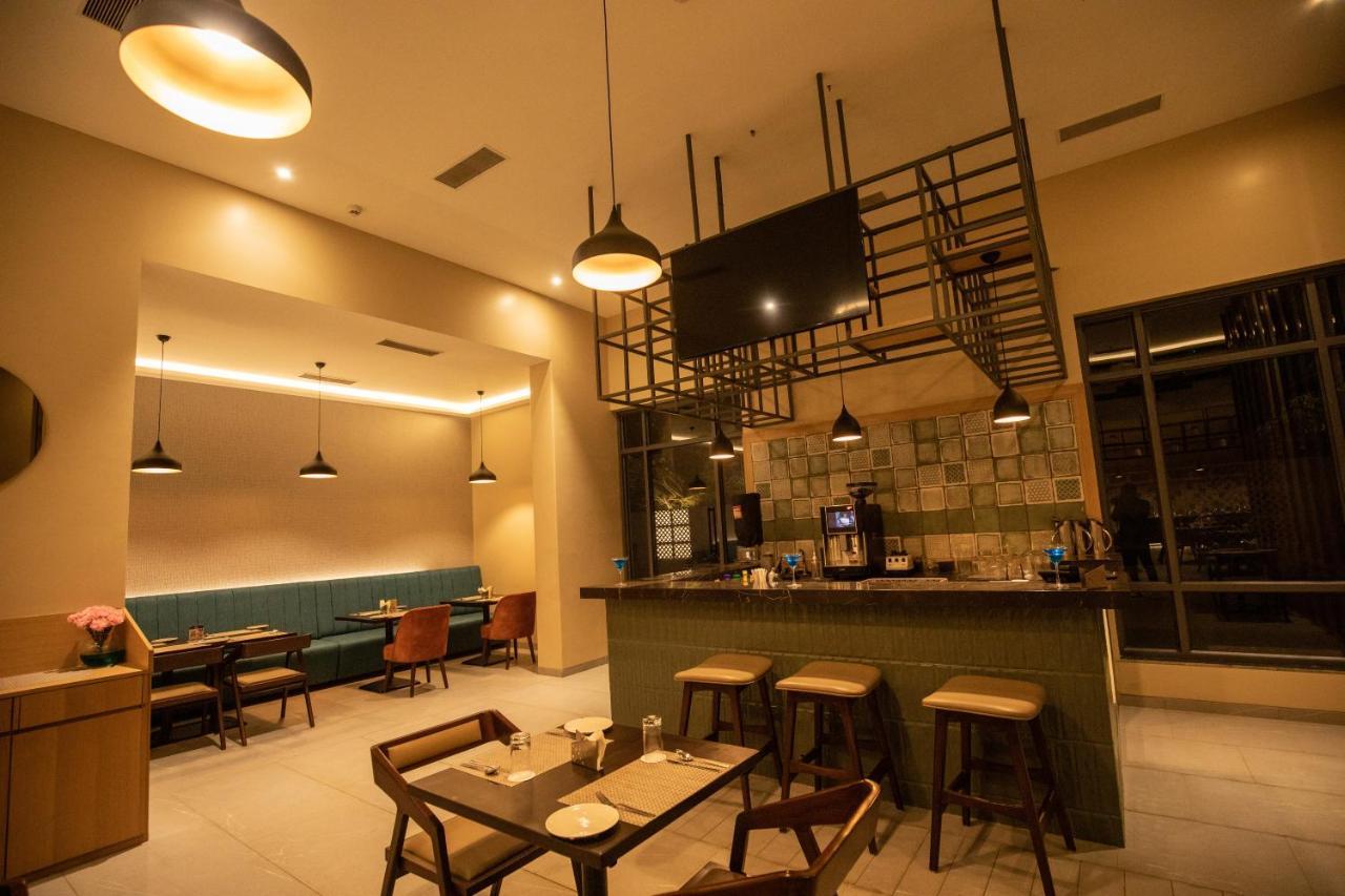 The Vern At Blvd Нашик Екстериор снимка