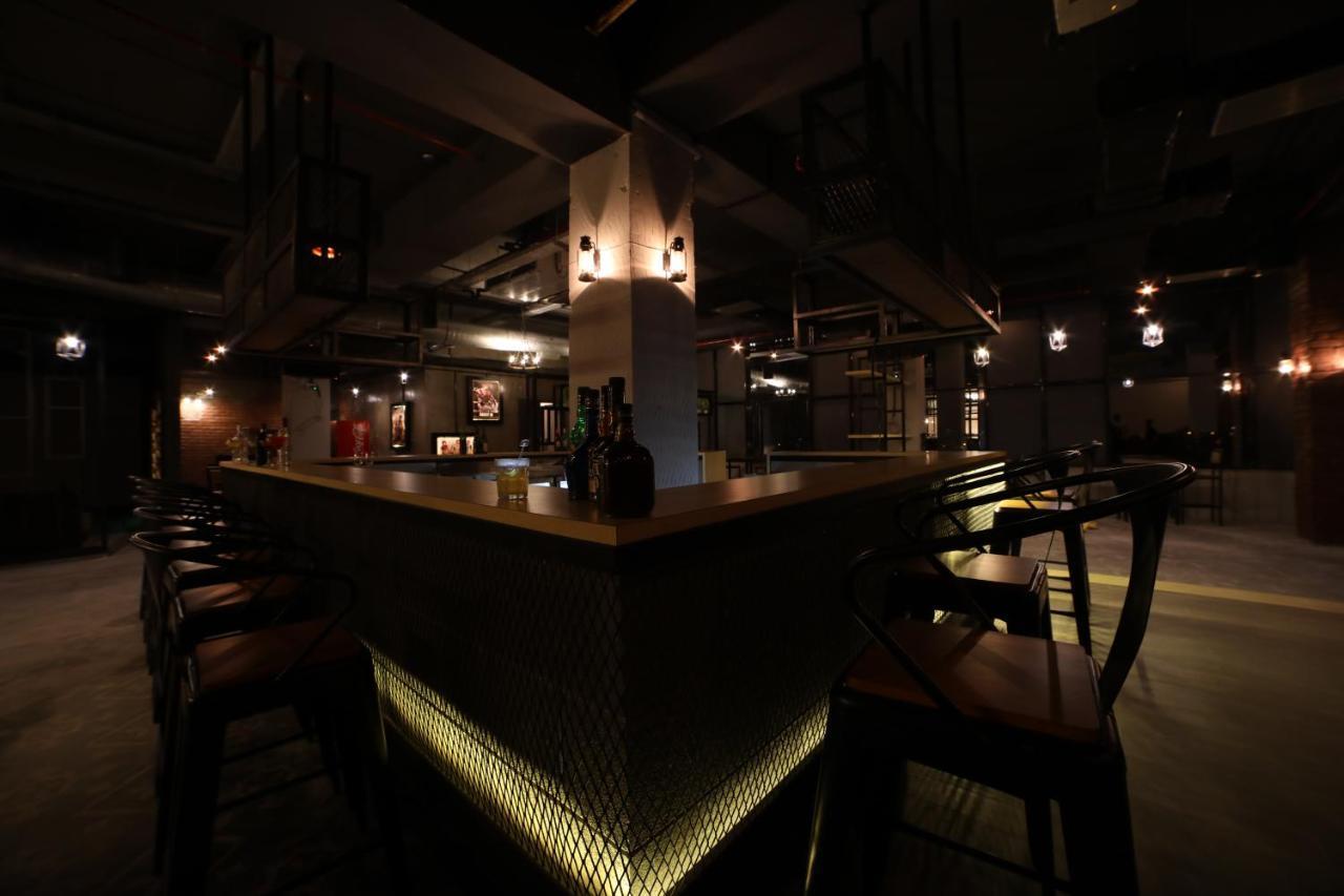 The Vern At Blvd Нашик Екстериор снимка